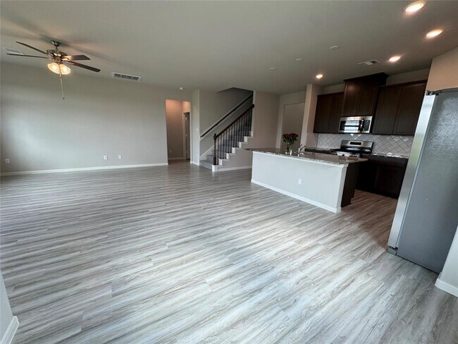 Building Photo - 27231 Blue Pool Dr