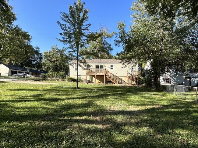 Building Photo - 6321 W 57th Terrace