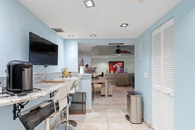 Building Photo - 3610 S Ocean Blvd