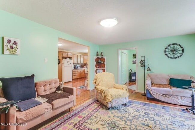 Building Photo - Long beach home now available for rent