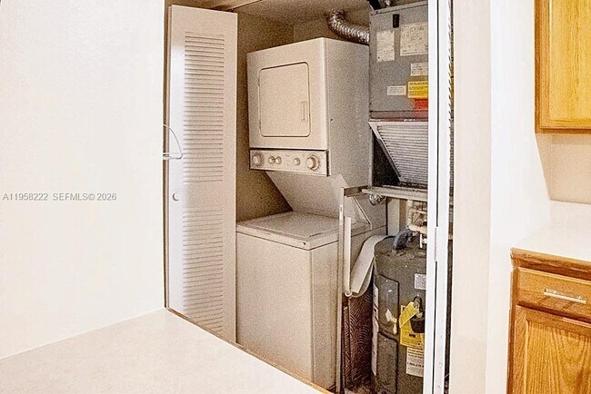 Building Photo - 9909 Westwood Dr