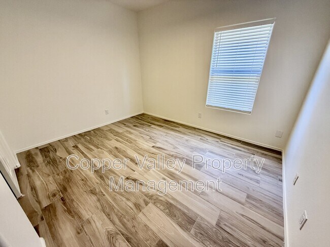 Building Photo - 3793 W Wayne Ln