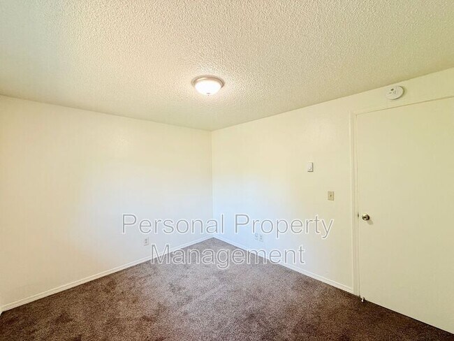 Building Photo - 7420 NE Hazel Dell Ave