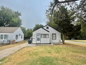 Building Photo - 1000 N Tabor Dr