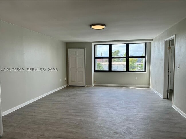 Building Photo - 3702 NE 171 St