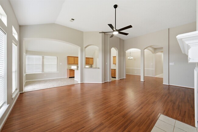 Building Photo - 11030 Desert Springs Cir