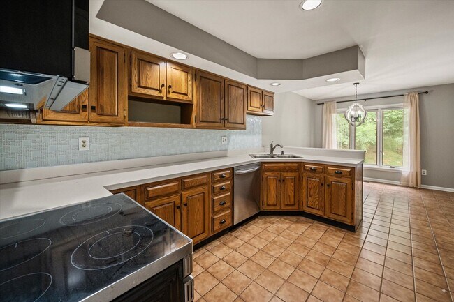 Building Photo - TownHouse In Prospect !