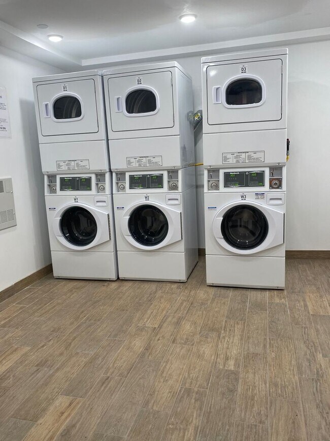 Building Photo - CHELSEA/BOSTON NO BROKER FEES!! BRAND NEW ...