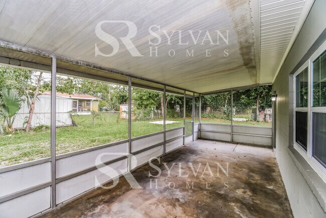 Building Photo - One-level living at its best