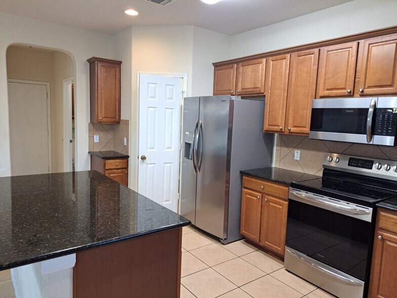 Building Photo - 829 Kachina Loop