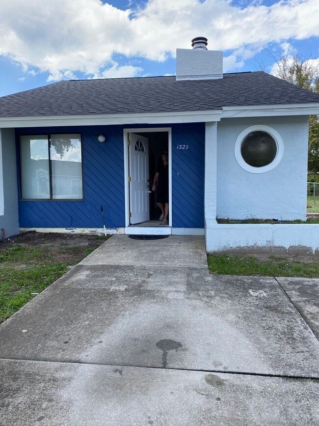 Building Photo - Two bedroom two bath