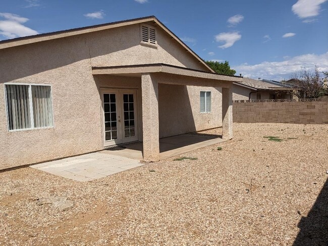 Building Photo - 3846 E Nicole Ave
