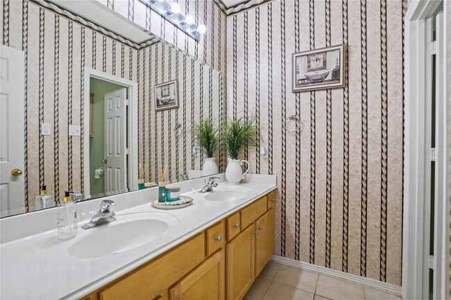 Building Photo - 23722 Allingham Ln