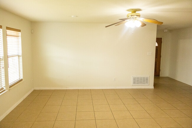 Building Photo - 1613 Apollo Cir