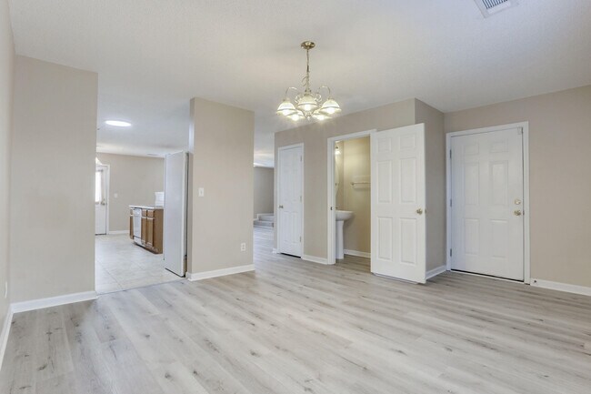 Building Photo - 103 McNair Dr