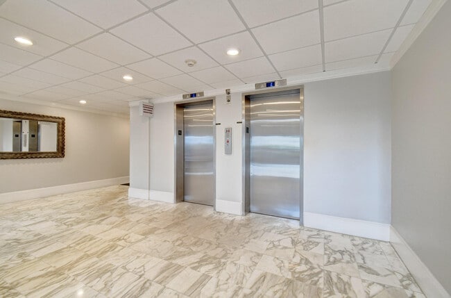 Building Photo - 3450 S Ocean Blvd