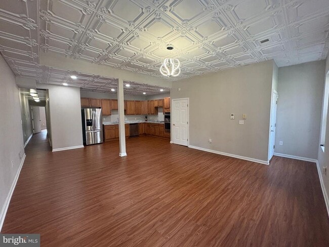 Primary Photo - 222 N Liberty St