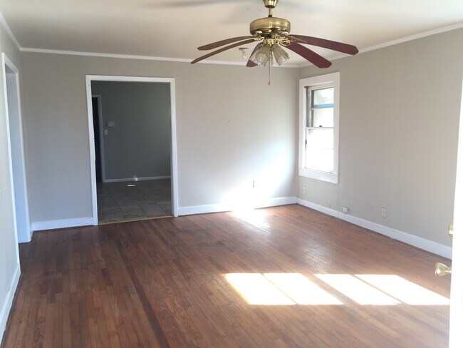 Building Photo - 401 Williamson Ave