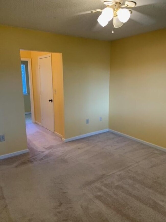 Building Photo - 1 Bedroom/1 Bath condo on 3rd Floor in Myr...