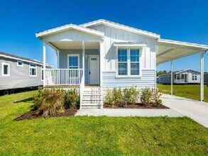 Building Photo - 2505 E Bay Dr