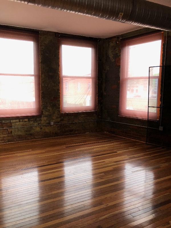 Building Photo - 506 S Elm St