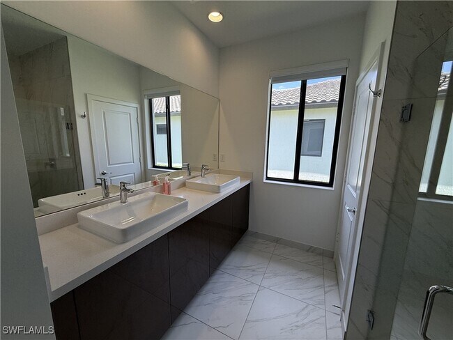 Building Photo - 5109 Panella Ave