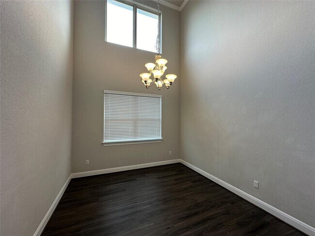 Building Photo - 4213 Valley Oaks Dr