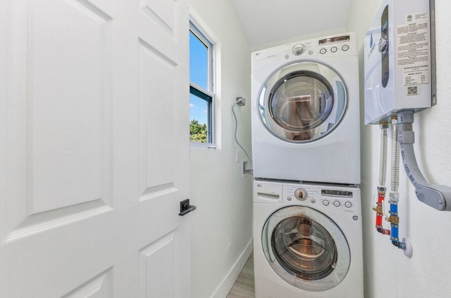 Building Photo - 1611 Sheehan Blvd