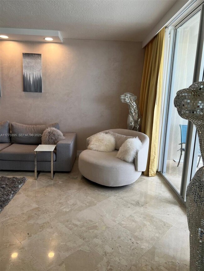 Building Photo - 17555 Collins Ave