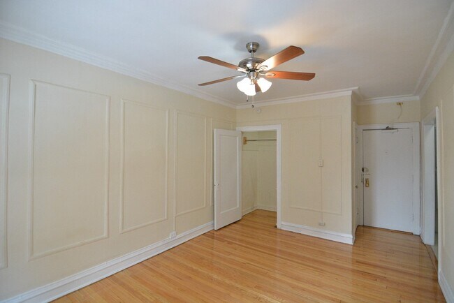 Building Photo - 1167 N Dearborn St