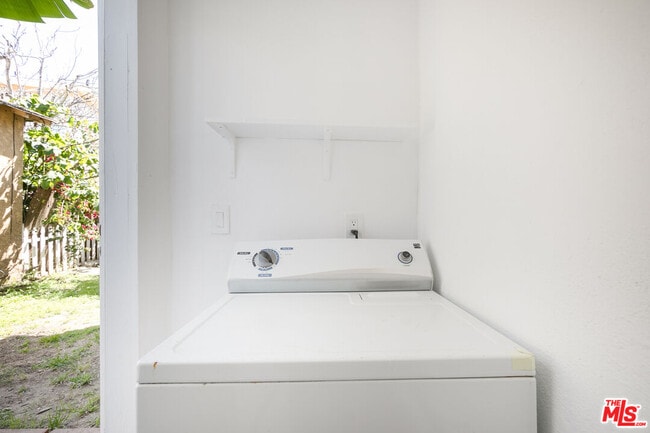 Building Photo - 1533 Meadowbrook Ave