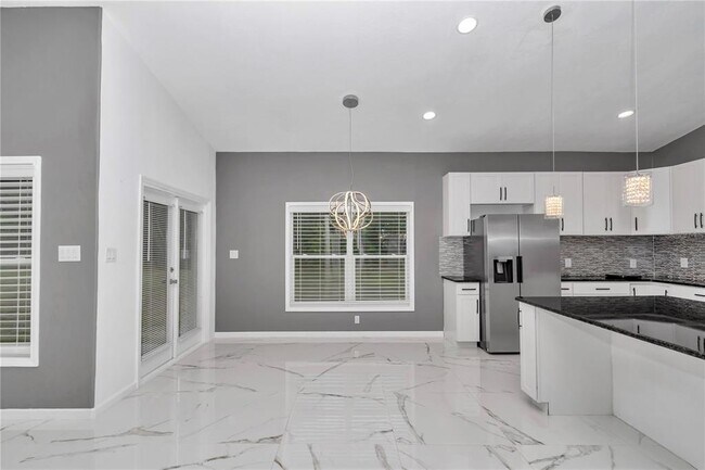 Building Photo - 14550 SW 61st Ct