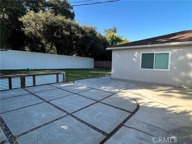 Building Photo - 827 Hugo Reid Dr
