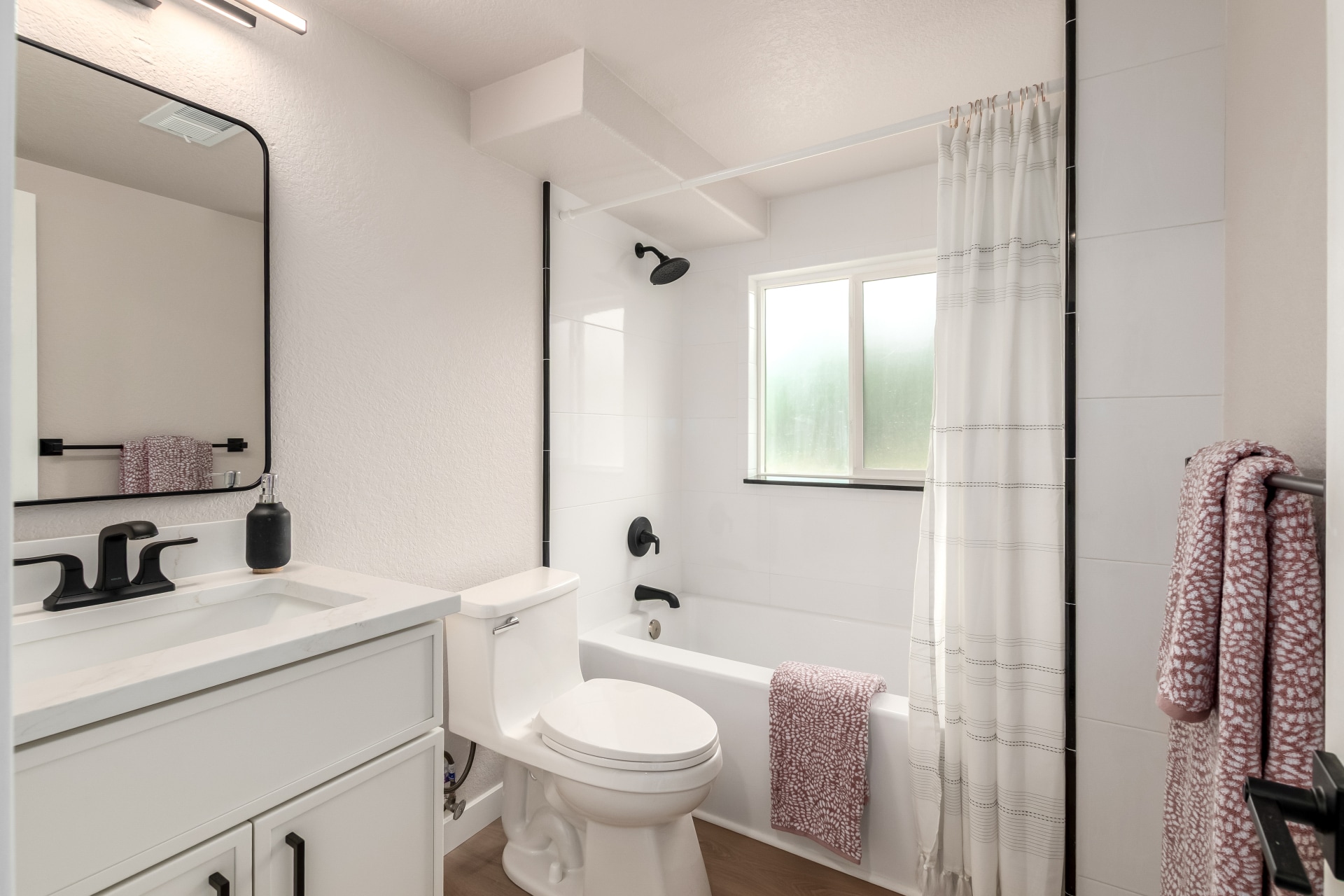 Building Photo - 1011 Yeager Dr