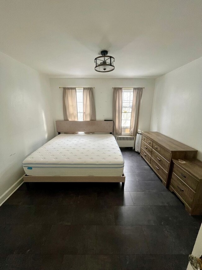 Building Photo - 95 Mitchell Ave