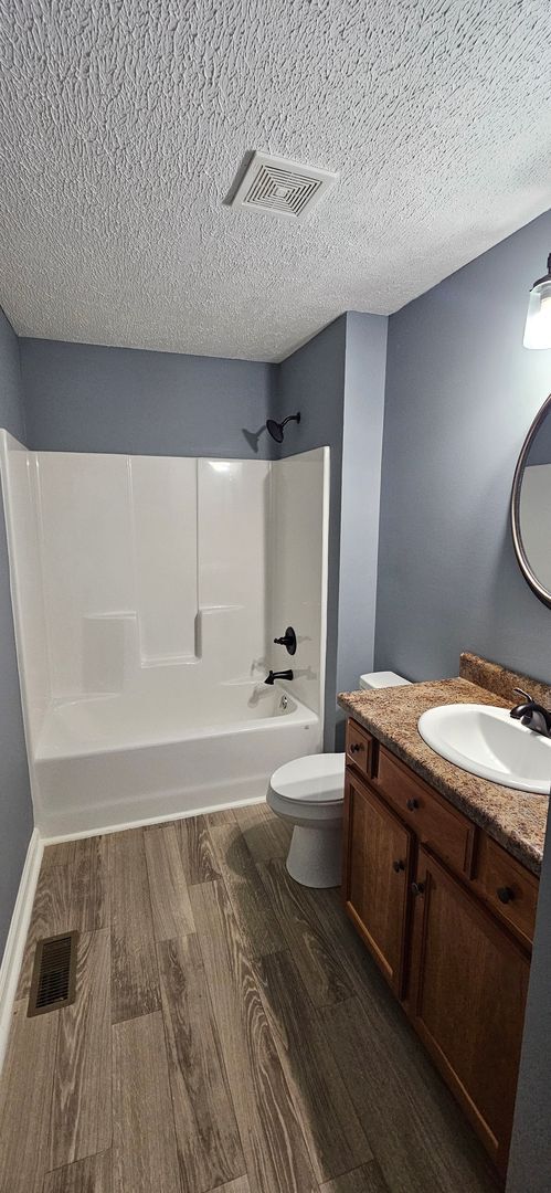 Building Photo - Spacious Home for Rent!