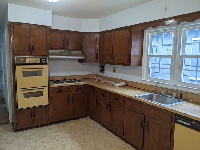 Building Photo - 809 John F. Kennedy Blvd