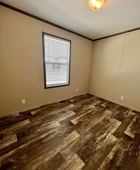 Building Photo - 6599 N Hampshire Dr