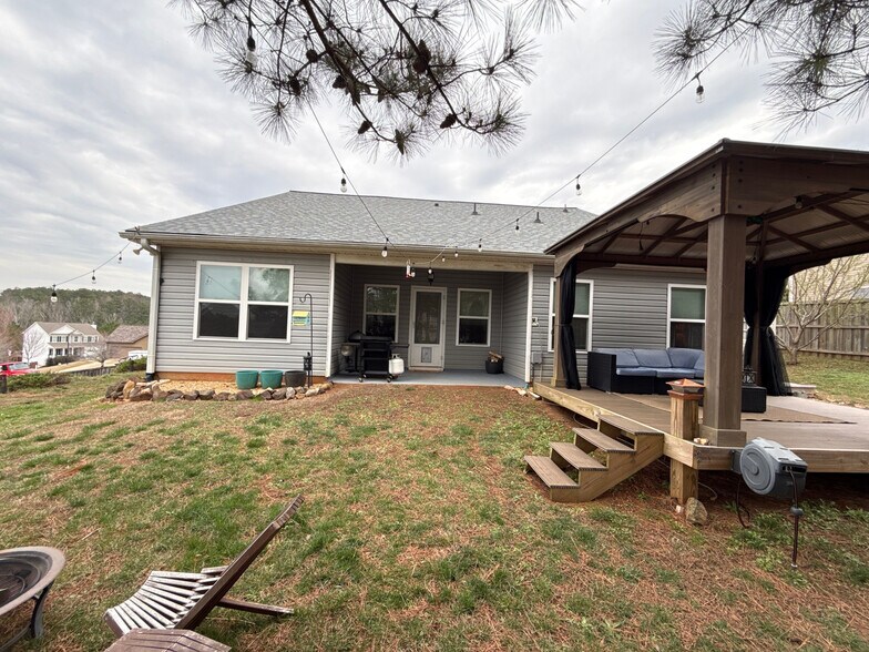 Building Photo - Room in House on Katielee Cove