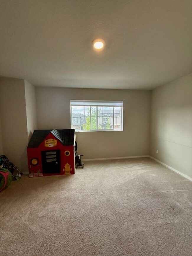 Building Photo - Spacious 4-Bedroom D.R. Horton Home – Grea...