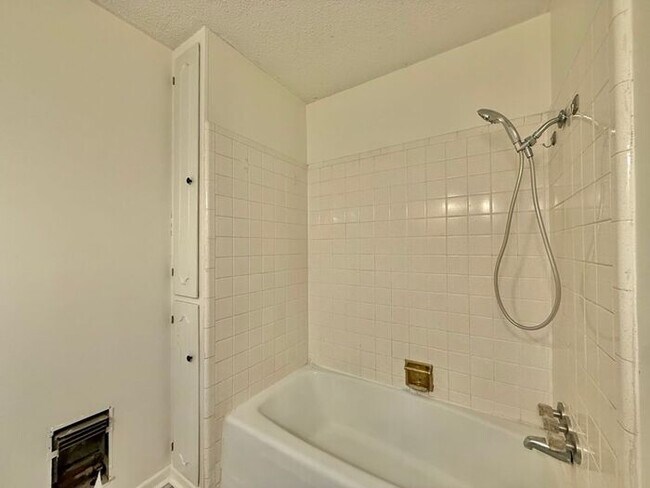 Building Photo - Spacious 3 Bedroom Home in Whitehouse ISD! Tour Today!