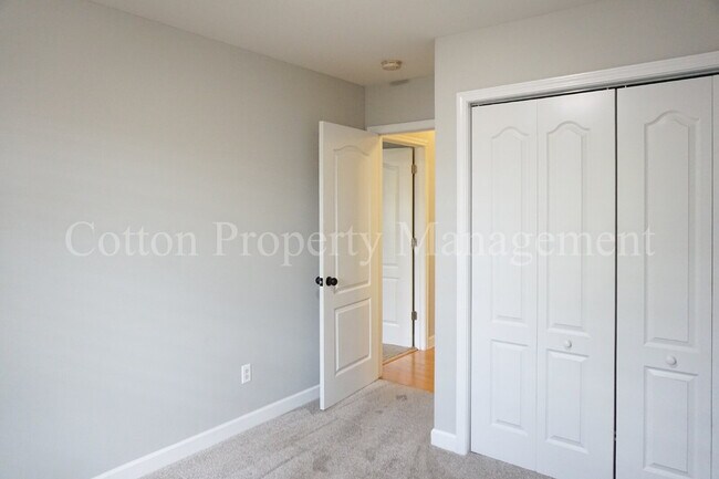 Building Photo - 2018 Willow Stone Ct