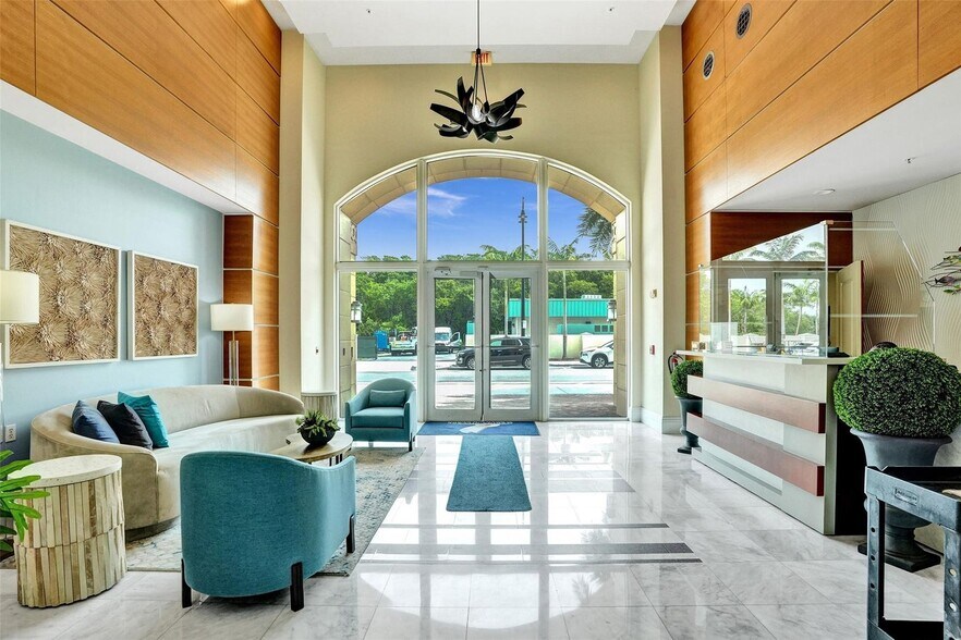 Building Photo - 700 E Boynton Beach Blvd
