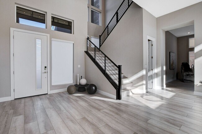 Building Photo - Mesa Ridge Luxury Oasis Feathertop