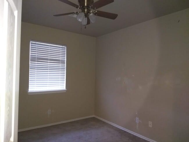 Building Photo - 202 Timbercrest Ct