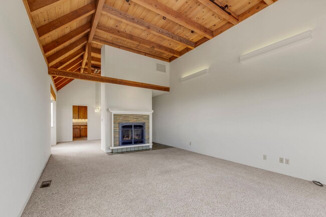 Building Photo - Ocean View Condo in Pacific Grove