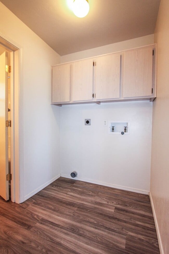Building Photo - 8139 E Long Mesa Dr