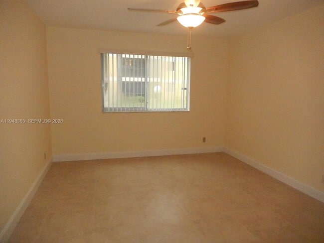 Building Photo - 3017 N Oakland Forest Dr