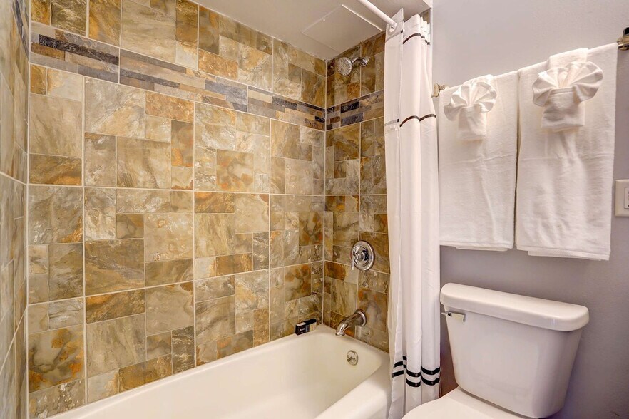 Building Photo - 407 S 94th Pl