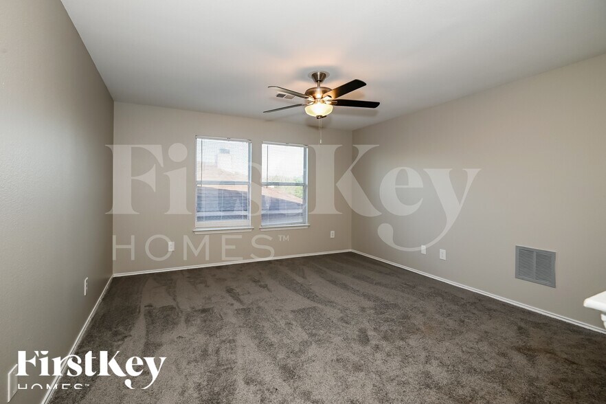 Building Photo - 2969 St Albert Dr